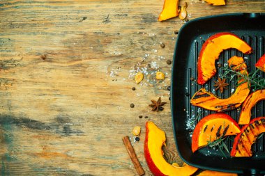 Izgara ve fırında balkabağı pankartı. Sebze ve balkabağı hasadı.