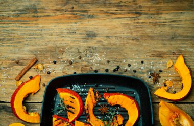 Izgara ve fırında balkabağı. Sebze ve balkabağı hasadı.