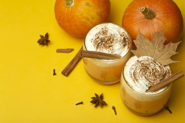 Minuman Latte Labu Kopi Musim Gugur Dengan Rasa Labu Pedas — Stok Foto