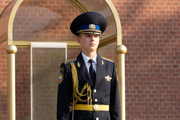 Ρώσος Στρατιώτης Φρουρούμενος Στο Κρεμλίνο Της Μόσχας Τιμητική Φρουρά Κοντά — Φωτογραφία Αρχείου