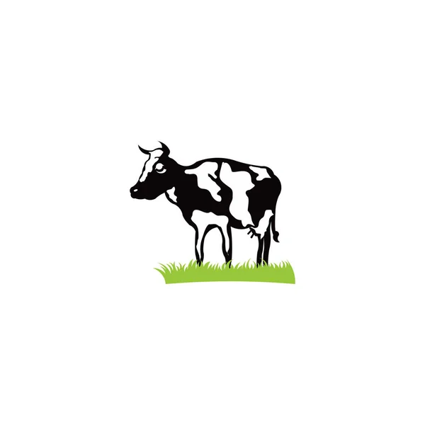 Корова Рогами Стоящими Земле Эмблема Фермерского Хозяйства Дизайн Логотипа Молочных — стоковый вектор