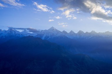 Himalayalar Khaliya Top, Munsiyari - Uttarakhand'da gün doğumu -