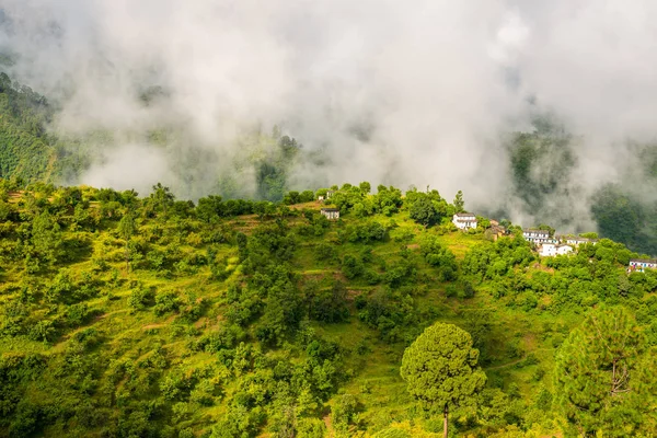 喜马拉雅山的雾村 奈尼塔尔 乌塔拉坎德 — 图库照片