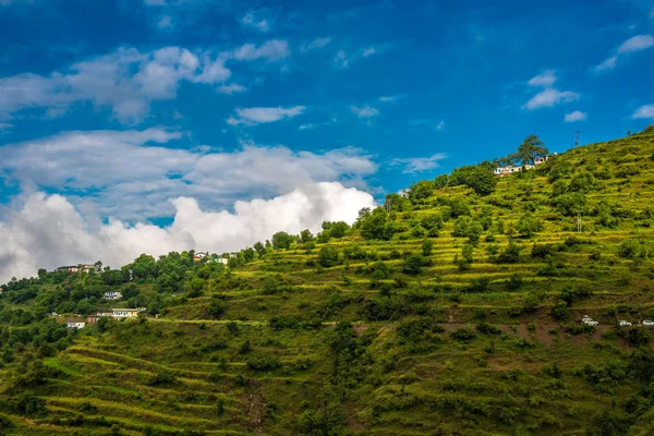 印度乌塔拉坎德纳伊尼塔尔附近的奈尼塔尔喜马拉雅山风景照片 — 图库照片