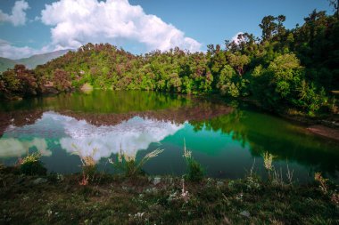 Himalayalar Deoria Tal Yansıma Fotoğrafı - Sari Village Chopta, Uttarakhand