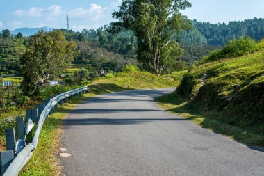 Himalayalar'daki Road - Bageshwar, Uttarakhand, India