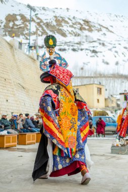 Spiti, Himachal Pradesh, Hindistan - 24 Mart 2019 : Geleneksel Monk Mask Dance
