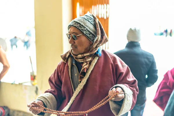 Spiti, Himachal Pradesh, Inde - 24 mars 2019 : Vieux lama à gompa — Photo