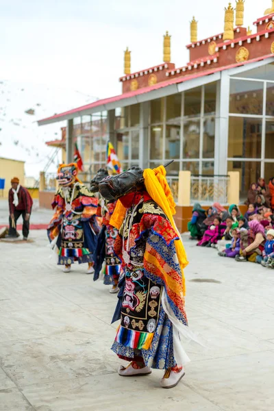 Spiti, Himachal Pradesh, Inde - 24 mars 2019 : Danse traditionnelle au masque de lama — Photo
