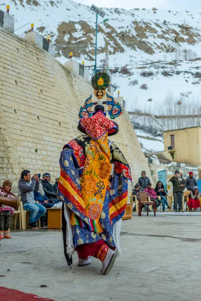 Spiti, Himachal Pradesh, Inde - 24 mars 2019 : Danse traditionnelle au masque de lama en himalaya — Photo
