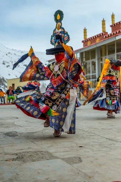 Spiti, Himachal Pradesh, Hindistan - 24 Mart 2019 : Himalayalarda Geleneksel Lama Maskesi Dansı — Stok fotoğraf