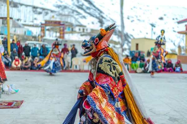 Spiti, himachal pradesh, Indien - 24. März 2019: tibetische buddhistische Lamas in mystischen Masken tanzen Tsam-Mysterien zur Zeit des Festes — Stockfoto