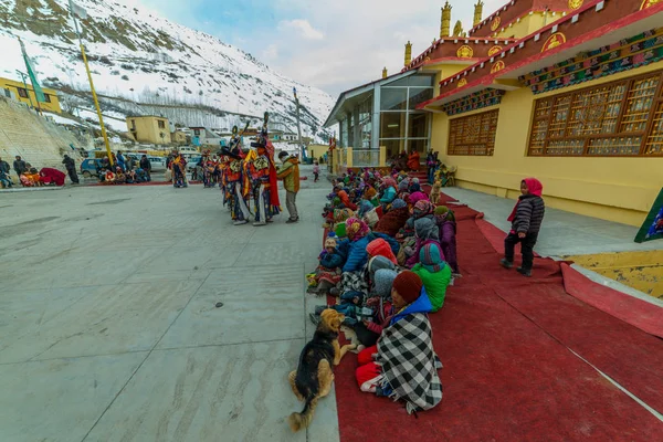 Spiti, Himachal Pradesh, India - March 24, 2019 : Tibetan buddhist lamas mask dance festival in himalyas — Stock Photo, Image