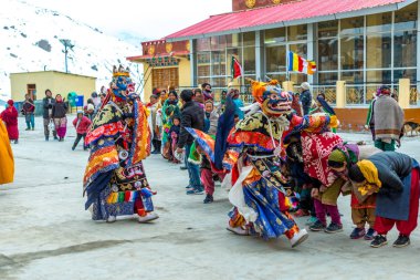 Spiti, Himachal Pradesh, Hindistan - 24 Mart 2019 : Himalayalar'da Geleneksel Maske Dans Festivali