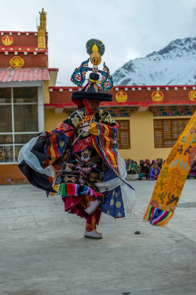 Spiti, himachal pradesh, Indien - 24. März 2019: tibetische buddhistische Lamas in mystischen Masken tanzen Tsam-Mysterien zur Zeit des Festes — Stockfoto