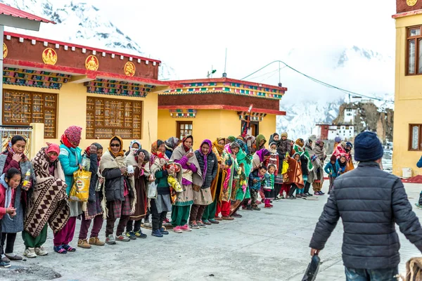 Spiti, himachal pradesh, Indien - 24. März 2019: tibetische buddhistische Lamas-Maskentanzfestival in himalyas — Stockfoto