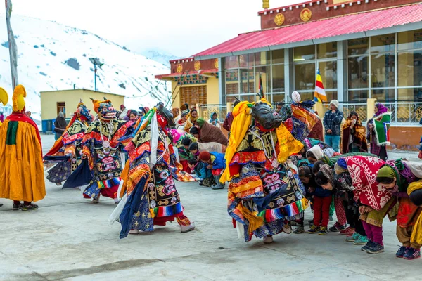 Spiti, Himachal Pradesh, India - March 24, 2019 : Traditional Mask Dance Festival in Himalayas — Stock Photo, Image