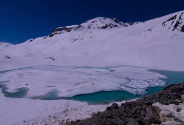 Baralacha Pass - Kışlarda Frozon Suraj Tal