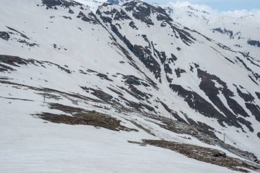 Kar Kaplı Rohtang Haziran ayında geçmek