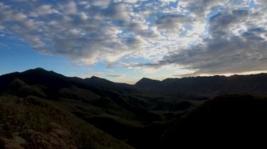 Dzukou Vadisi Nagaland 'da Gün Batımı
