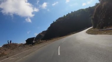 Meghalaya Dağları 'nda garaj yolu