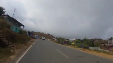 Meghalaya Dağları 'nda garaj yolu - Hindistan