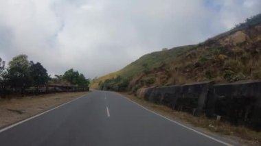 Meghalaya Dağları 'nda garaj yolu - Hindistan