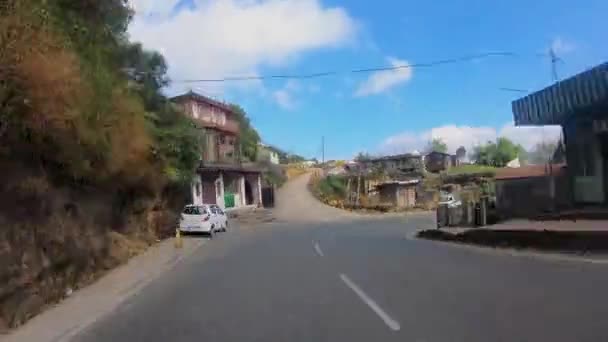 Közúti Kocsifelhajtó Timelapse Meghalayában — Stock videók