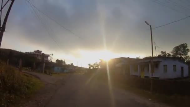 Közúti Kocsifelhajtó Timelapse Meghalayában — Stock videók