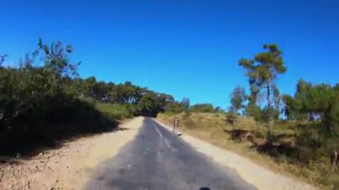 Meghalaya, Hindistan 'daki Timelapse Yolu.