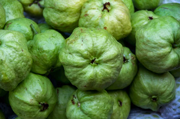 시장에서 아보카도 Guavas 파인애플 Magos Lichi 아시아 — 스톡 사진