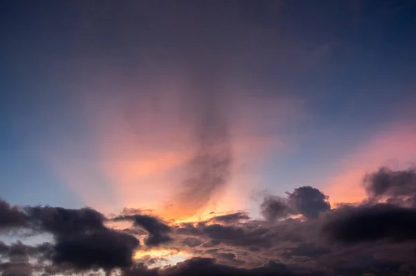 Antecedentes Com Magia Céu Nuvens Nascer Sol Pôr Sol — Fotografia de Stock