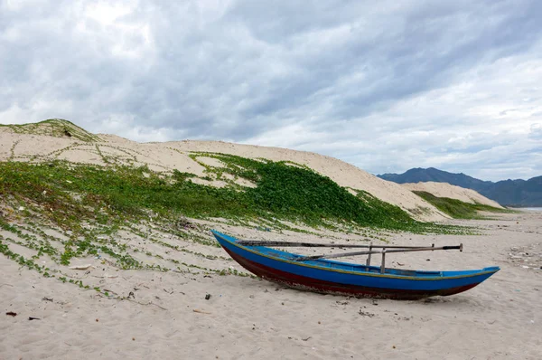 Best Images Beach Fishing Boats Used Design Background — Stock Photo ©  phukhanh87 #208814464