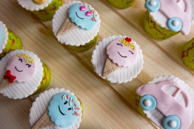 Pazarlama, tasarım, reklam için ev yapımı kekler fikirler