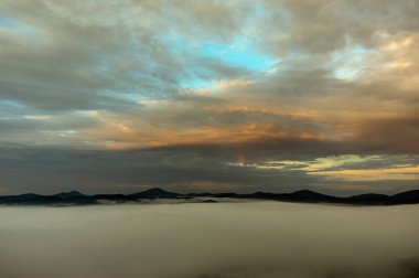 Plato, Dalat hightland Vietnam üzerinde sis