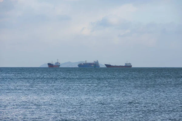 Güzel ve bozulmamış plaj, deniz, Vietnam, beyaz dalgalar, sarı kum ve yaz aylarında rahatlatıcı seyahat reklam kullanmak, tasarım, keşfetmek ve daha fazlası