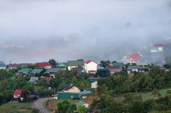 Hintergrund Mit Dichtem Nebel Und Magischem Licht Bei Sonnenaufgang Die — Stockfoto