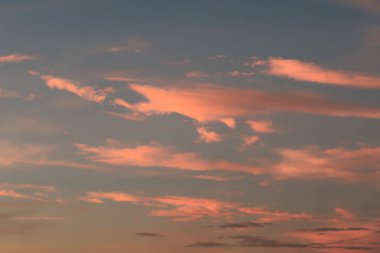 Arka plan gökyüzü ve bulutlar batımında büyüsü ile