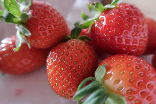 Fresas Maduras Fruta Dulce Hermosa Uso Fotos Para Diseño Publicidad —  Fotos de Stock