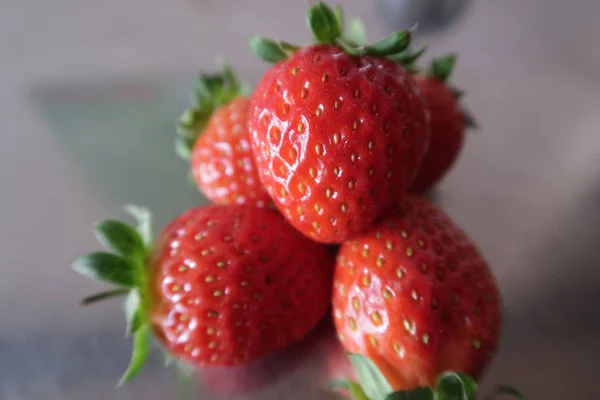 Fresas Maduras Fruta Dulce Hermosa Uso Fotos Para Diseño Publicidad —  Fotos de Stock