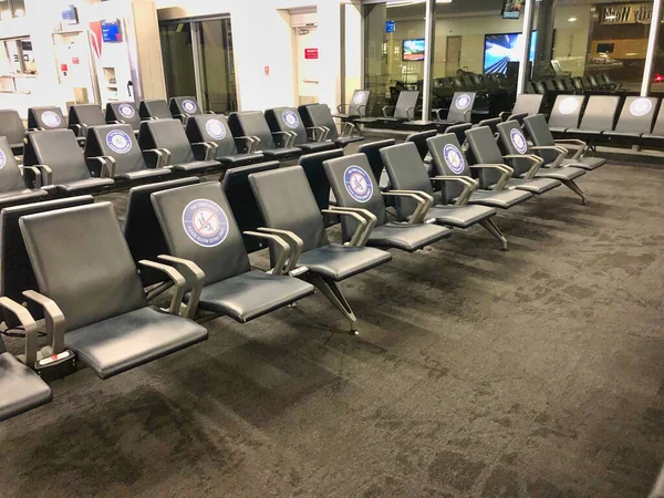 Cincinnati, Ohio, ABD, 7-20-2020, Cincinnati havaalanı sosyal mesafesi