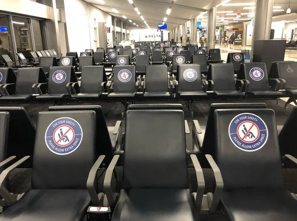 Cincinnati, Ohio, ABD, 7-20-2020, Cincinnati havaalanı sosyal mesafesi