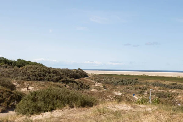 Groothoek Zicht Een Groene Heuvel Duinen Van Noord Zee Eiland — Stockfoto