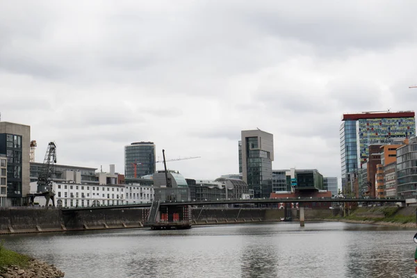 Ren Nehir Duesseldorf Gökdelen Almanya Düsseldorf Almanya Geniş Açı Lens — Stok fotoğraf