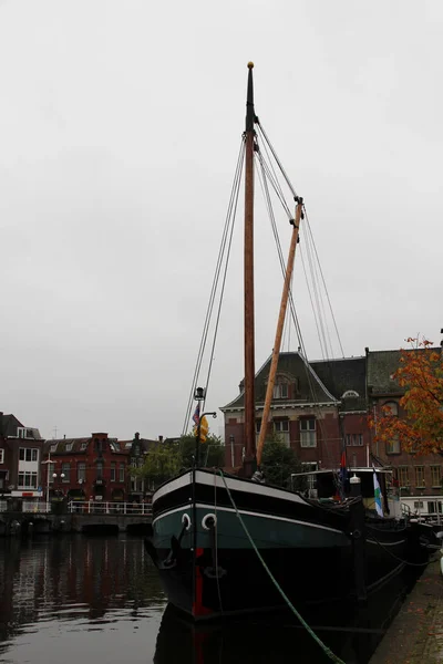 Bekijk Een Zeilboot Bij Haven Leiden Zuid Holland Nederland Gefotografeerd — Stockfoto