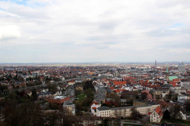 yerleşik yapı ve güneşli bir çok renkli sonbaharda bielefeld Almanya fotoğrafı sparrenburg yataydan görüntüleyin