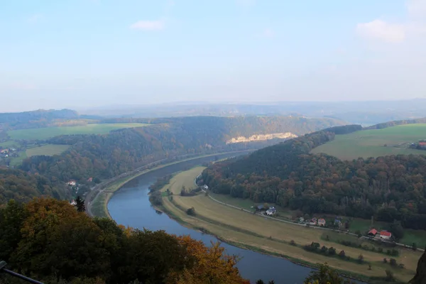 Amplia Vista Sobre Río Paisaje Natural Ciudad Dresden Sachsen Alemania —  Fotos de Stock