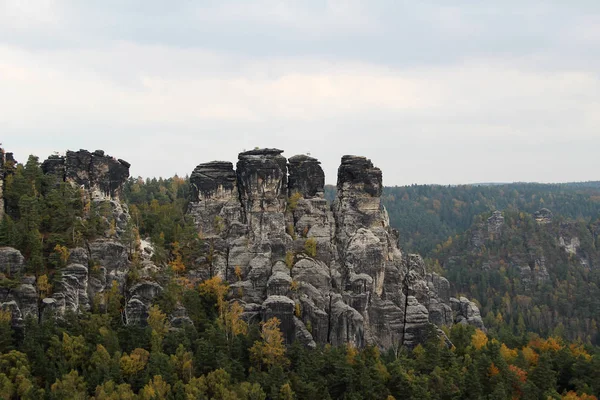 Vista Sobre Las Rocas Que Elevan Cielo Dresden Sachsen Alemania —  Fotos de Stock