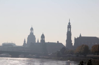 bir yaz gününde bir gezi tur sırasında sachsen Almanya Dresden steeples ile manzarası geniş görünüm fotoğrafı