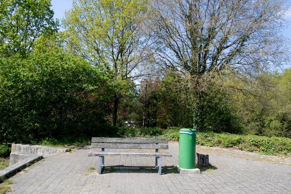 Vista Distanza Una Panchina Legno Con Alberi Geeste Emsland Germania — Foto Stock